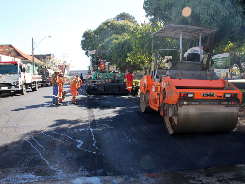 CONTINUAM AS OBRAS DE RECAPEAMENTO NO MUNICÍPIO 